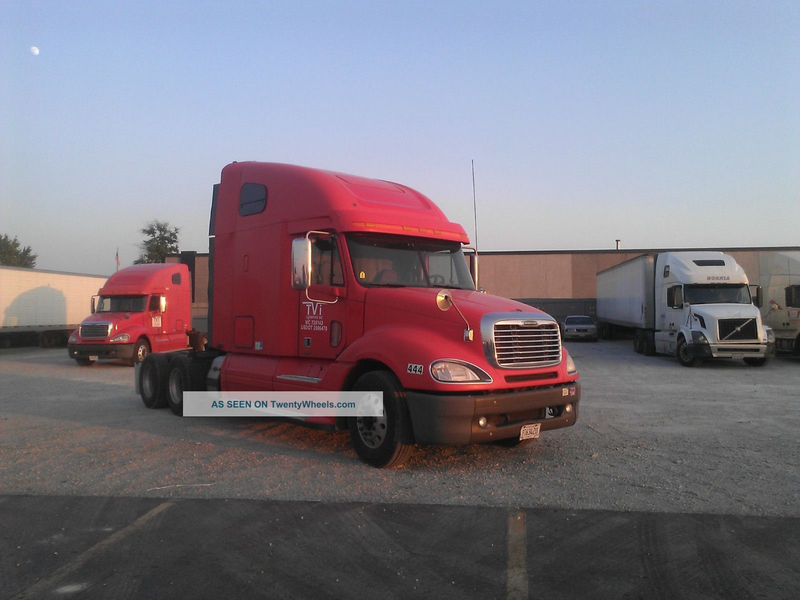2006 Freightliner Colombia Sleeper Semi Trucks photo