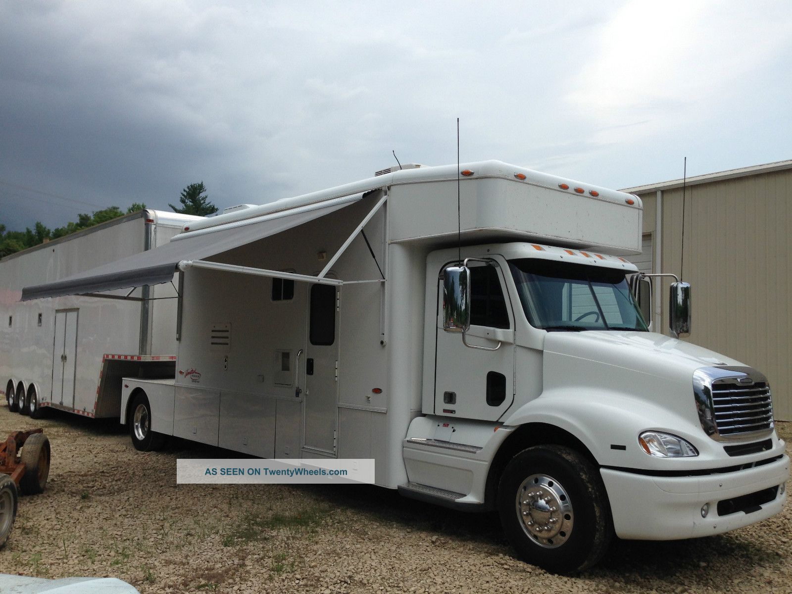 2008 Freightliner United Specialties Toter Home And Stacker Trailer Sleeper Semi Trucks photo
