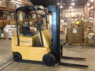 Hyster Forklift 3000lbs photo