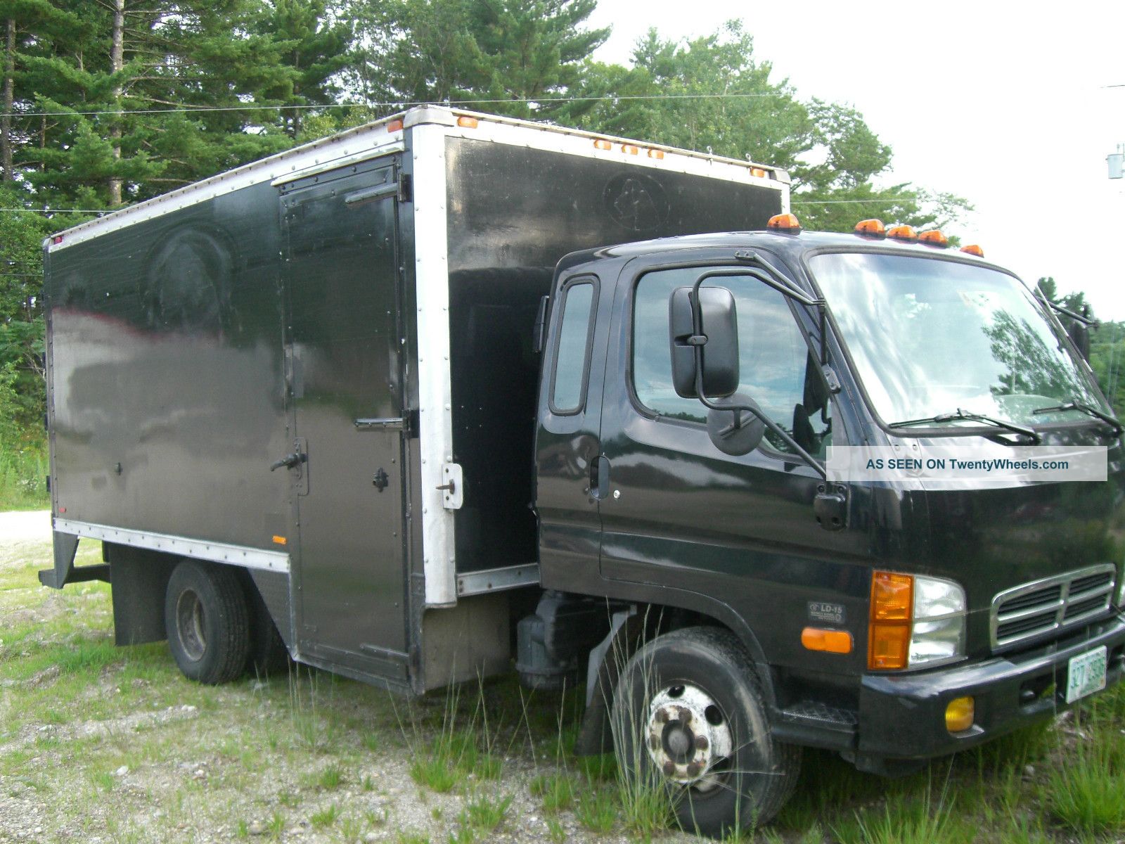 2000 Hyundai Bering Ld 15 Box Trucks / Cube Vans photo
