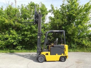 Caterpillar M80d Forklift 8000lbs Electric 10 ' Max Height photo