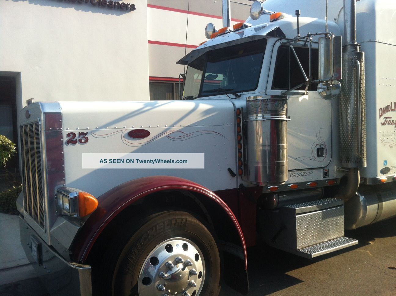 2003 Peterbilt 379 Exhd Sleeper Semi Trucks photo