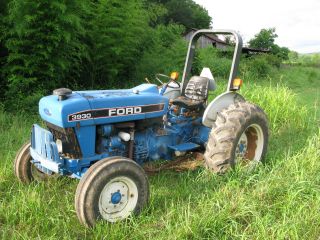 1995 Ford Tractor 3930 photo