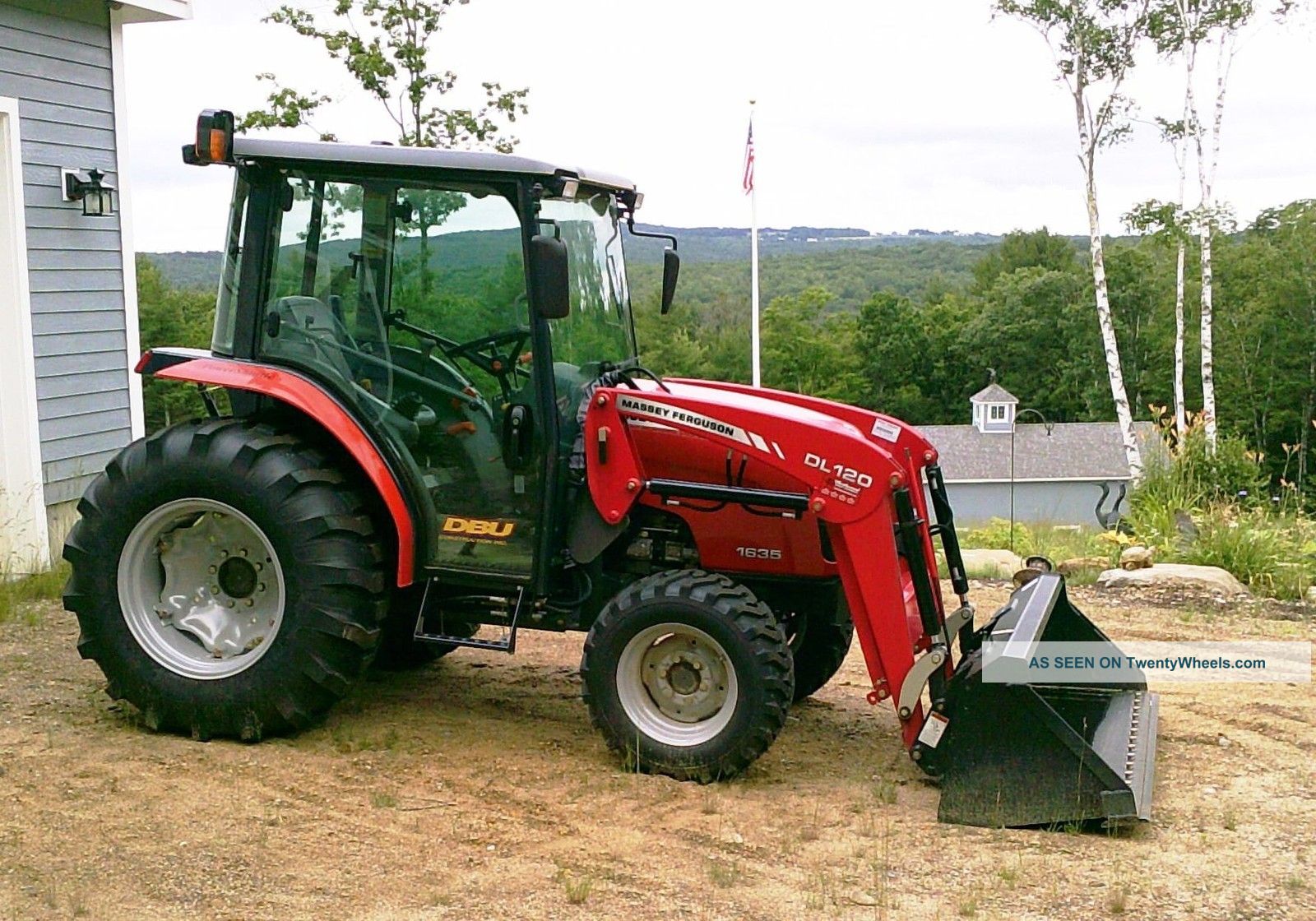 Massey Ferguson 1635l 4 Wh Dr Cab Tractor With Mf1520 Loader & R4 Tires