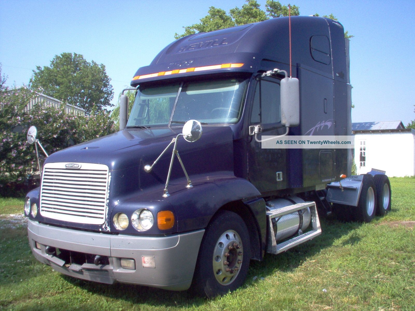 2003 Freightliner Century Sleeper Semi Trucks photo