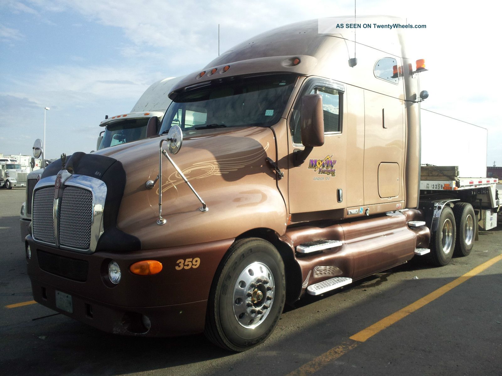 2004 Kenworth T2000 Sleeper Semi Trucks photo