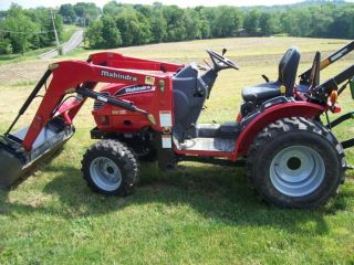 2011 Mahindra 2516 4x4 Tractor photo