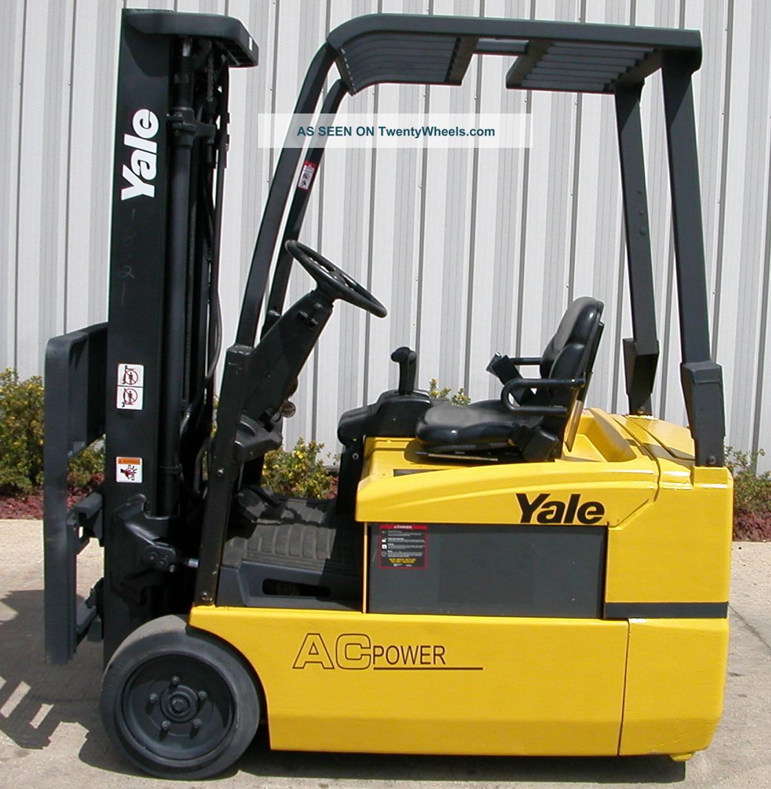 Yale Erp040thn (2007) 4000 Lbs Capacity Electric 3 Wheel Forklift Forklifts photo