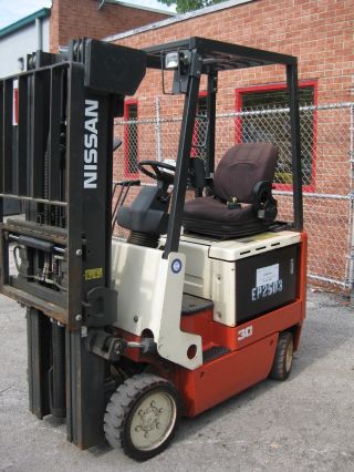 Nissan 30 Electric Forklift - Excellent Shape - Reconditioned Battery & Charger photo