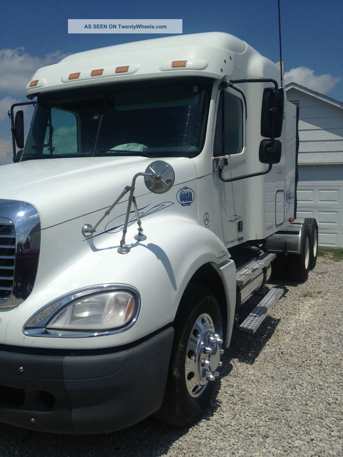2005 Freightliner Columbia Sleeper Semi Trucks photo