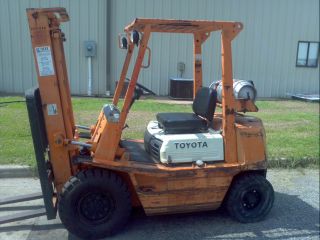 Toyota 4000 Lb Forklift 2 Stage Mast Air Tires Pneumatic Lp photo