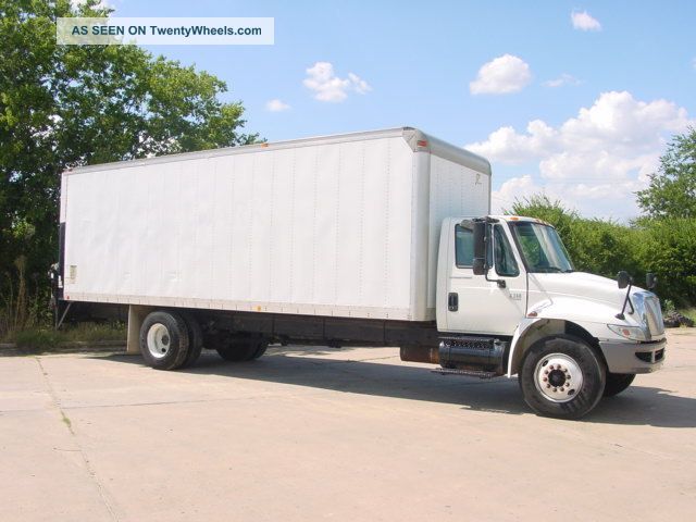 2004 International 4200 Box Trucks / Cube Vans photo