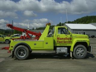1988 Ford F700 photo