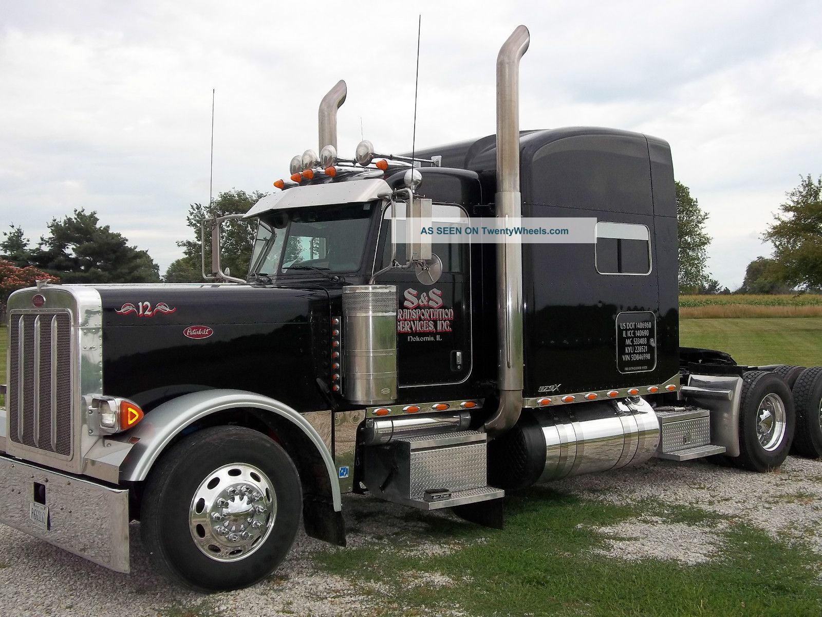 2005 Peterbilt 379x Sleeper Semi Trucks photo