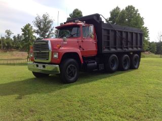 1989 Ford L9000 photo