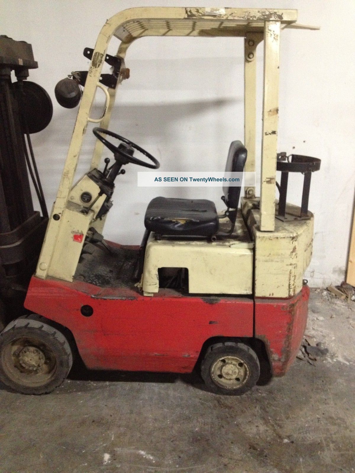 Nissan 2300 Lb Propane Hi - Lo / Fork Lift / Truck Forklifts photo