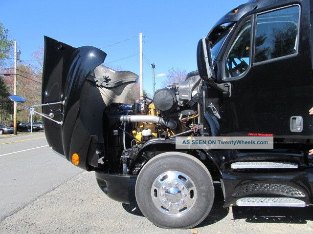 2008 Kenworth T2000 Sleeper Semi Trucks photo