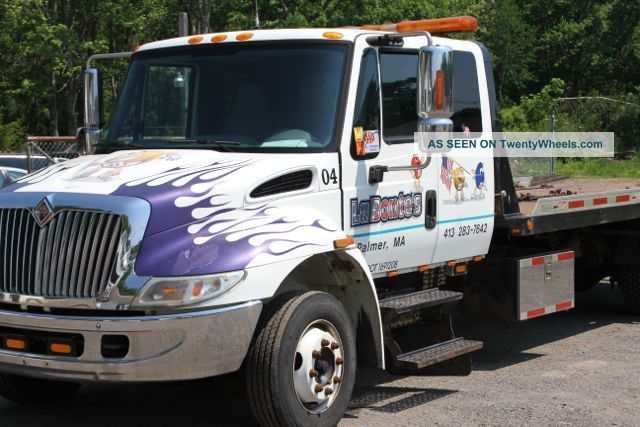 2004 International 4300 Wreckers photo