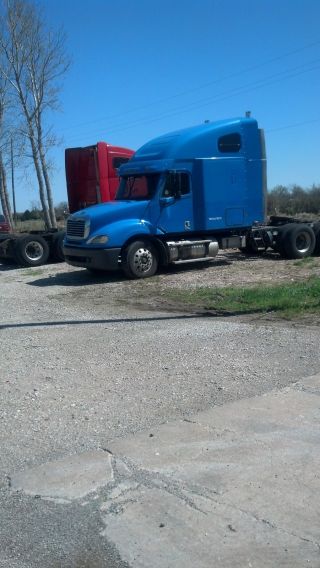 2006 Freightliner Columbia photo