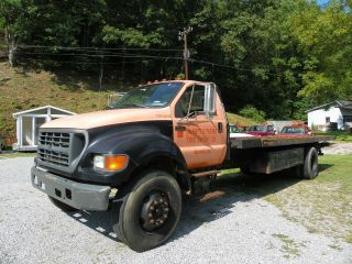 2000 Ford F750 photo