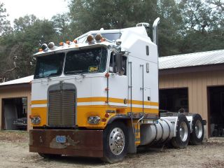 1982 Kenworth K100c photo