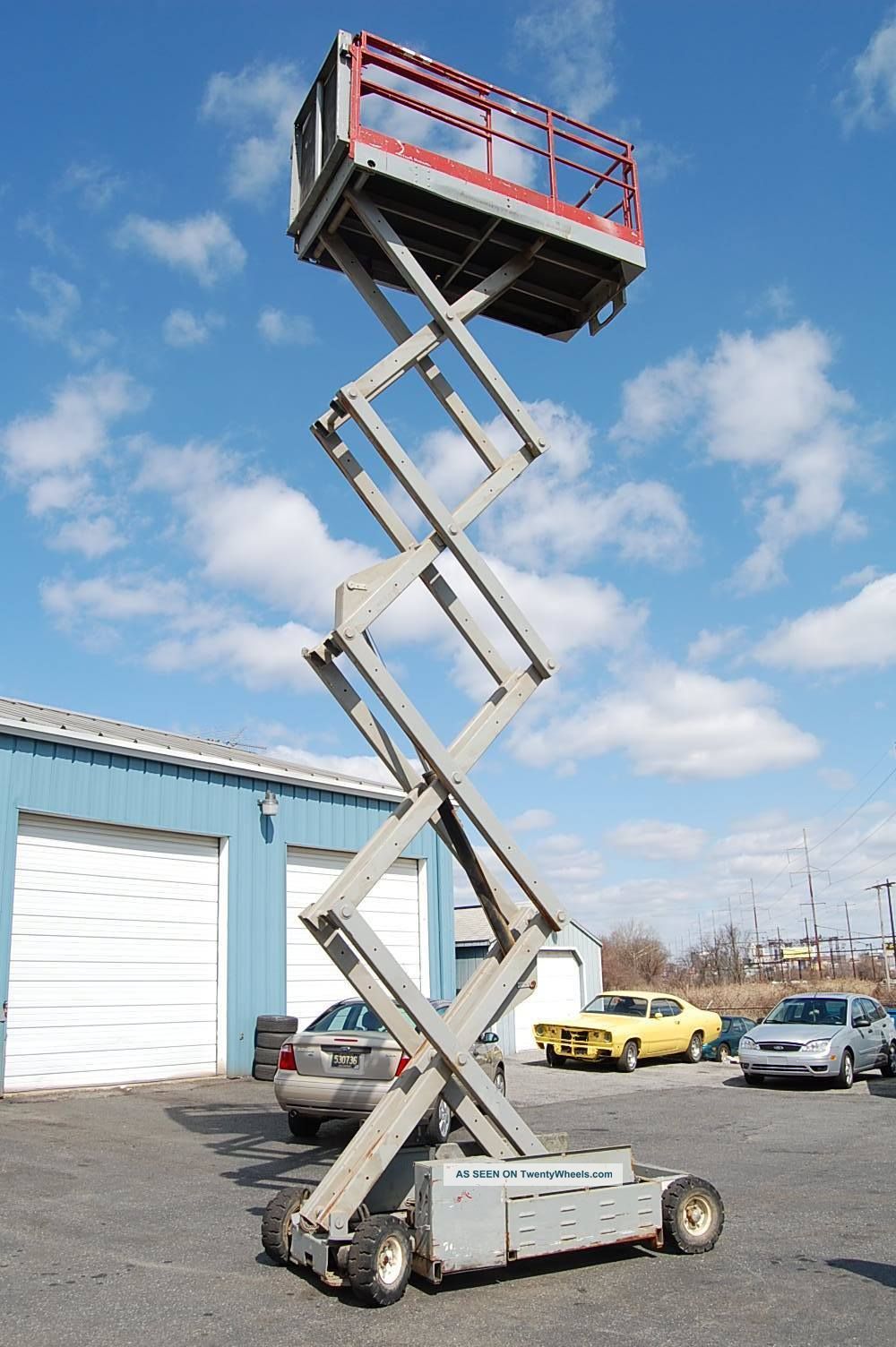 Mec Scissor Lift Model 2548ht 24ft 9in I1006