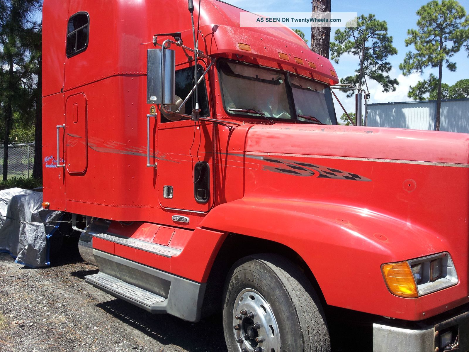 1998 Freightliner Fld 120 Sleeper Semi Trucks photo