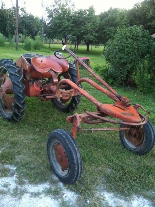 Early Allis Chalmers G 1948 Tractor photo