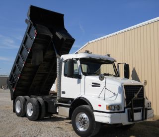 2002 Volvo Vhd - City Owned & Maintained photo