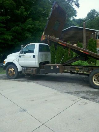 2003 Ford F - 650 photo