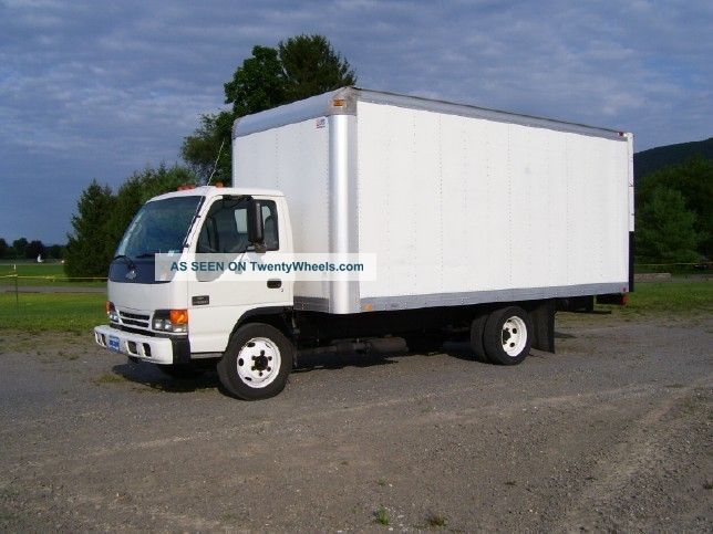 2004 Chevrolet W - 4500 Box Trucks / Cube Vans photo