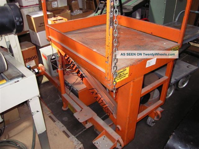 Forklift/manlift Forklifts photo