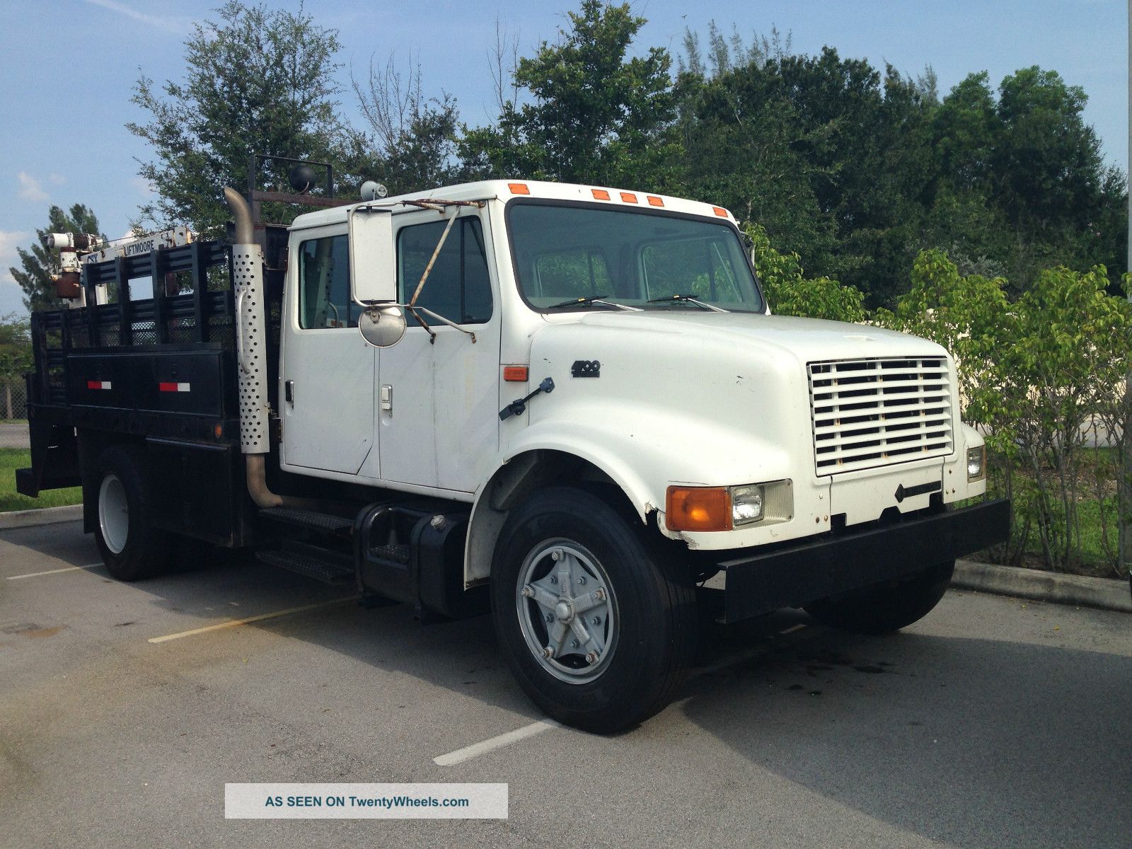 1995 International 4000 Flatbeds & Rollbacks photo
