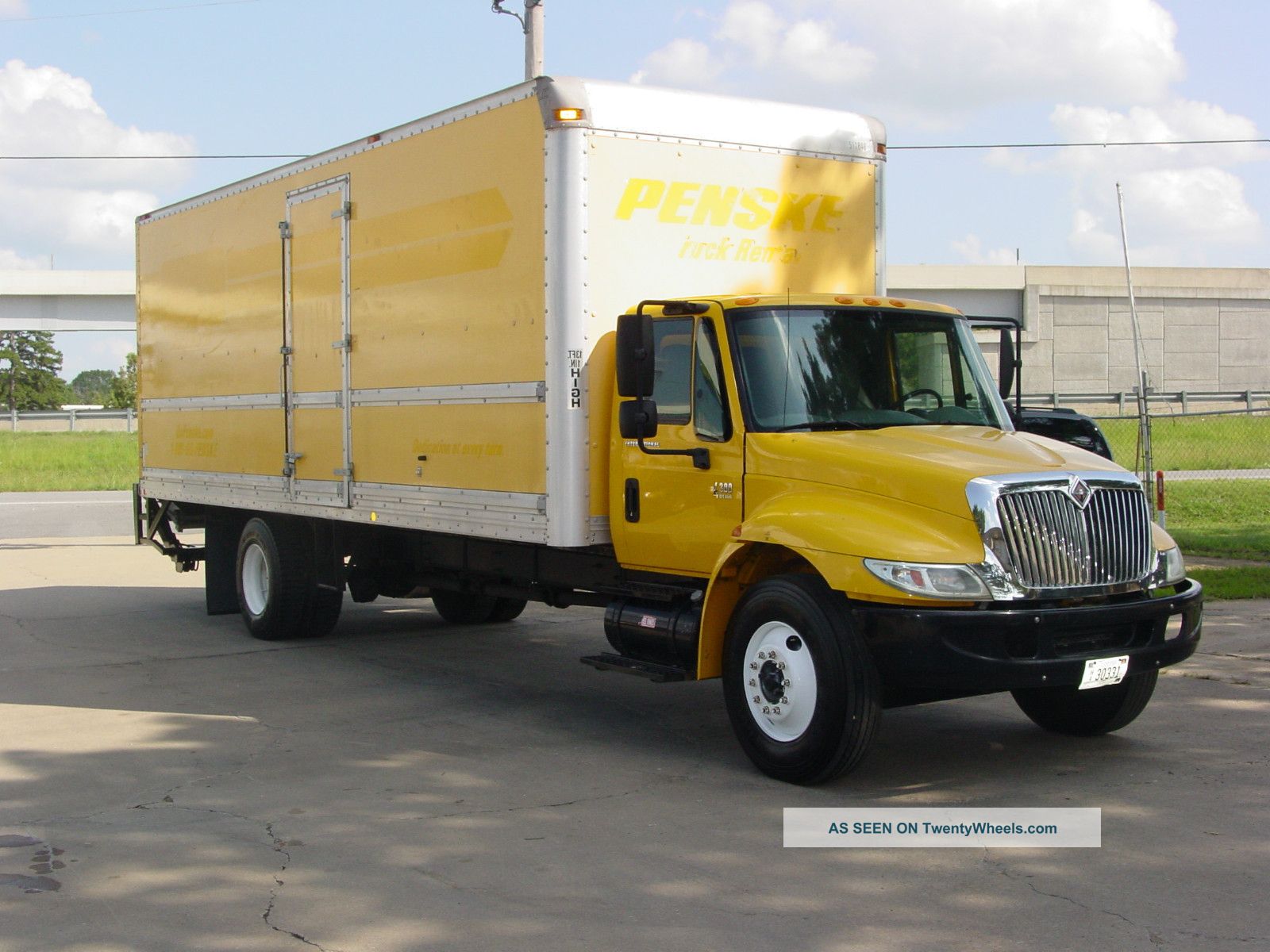 2007 International 4300 Dt466