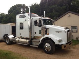 2004 Kenworth T - 800 12 Speed Auto - C - 15 Cat photo