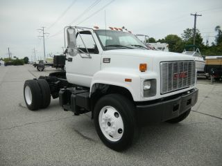 2000 Gmc Semi Day Cab Tractor Cat Diesel C8500 Financing Available photo