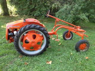 Allis Chalmers G 1949 Tractor photo