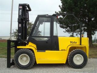 Yale 13500 Lb Capacity Forklift Lift Truck Pneumatic Tire Dual Tires Painted photo