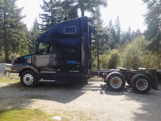 2000 Volvo Vn670 photo