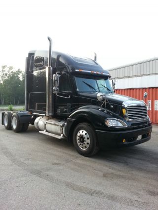 2005 Freightliner Columbia photo