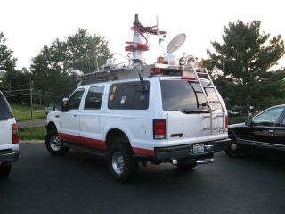 2000 Ford Excursion photo