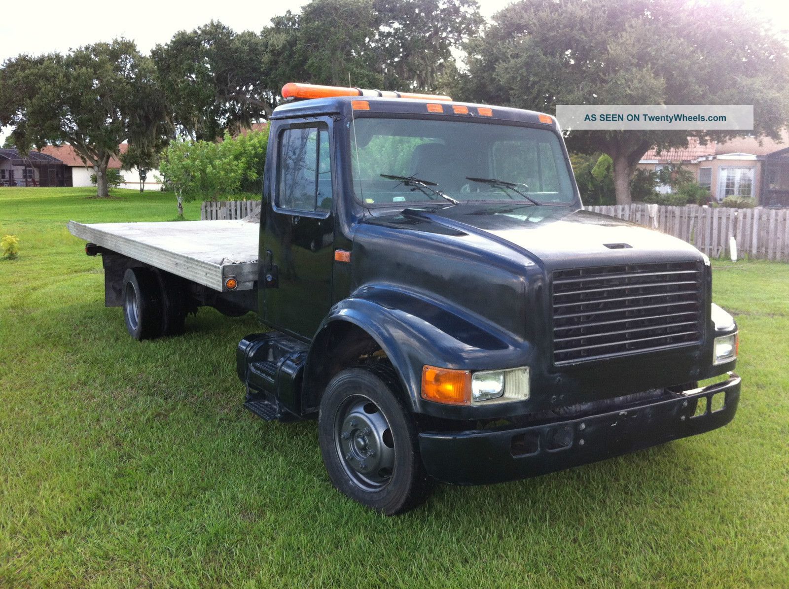 1995 International 4700 Flatbeds & Rollbacks photo