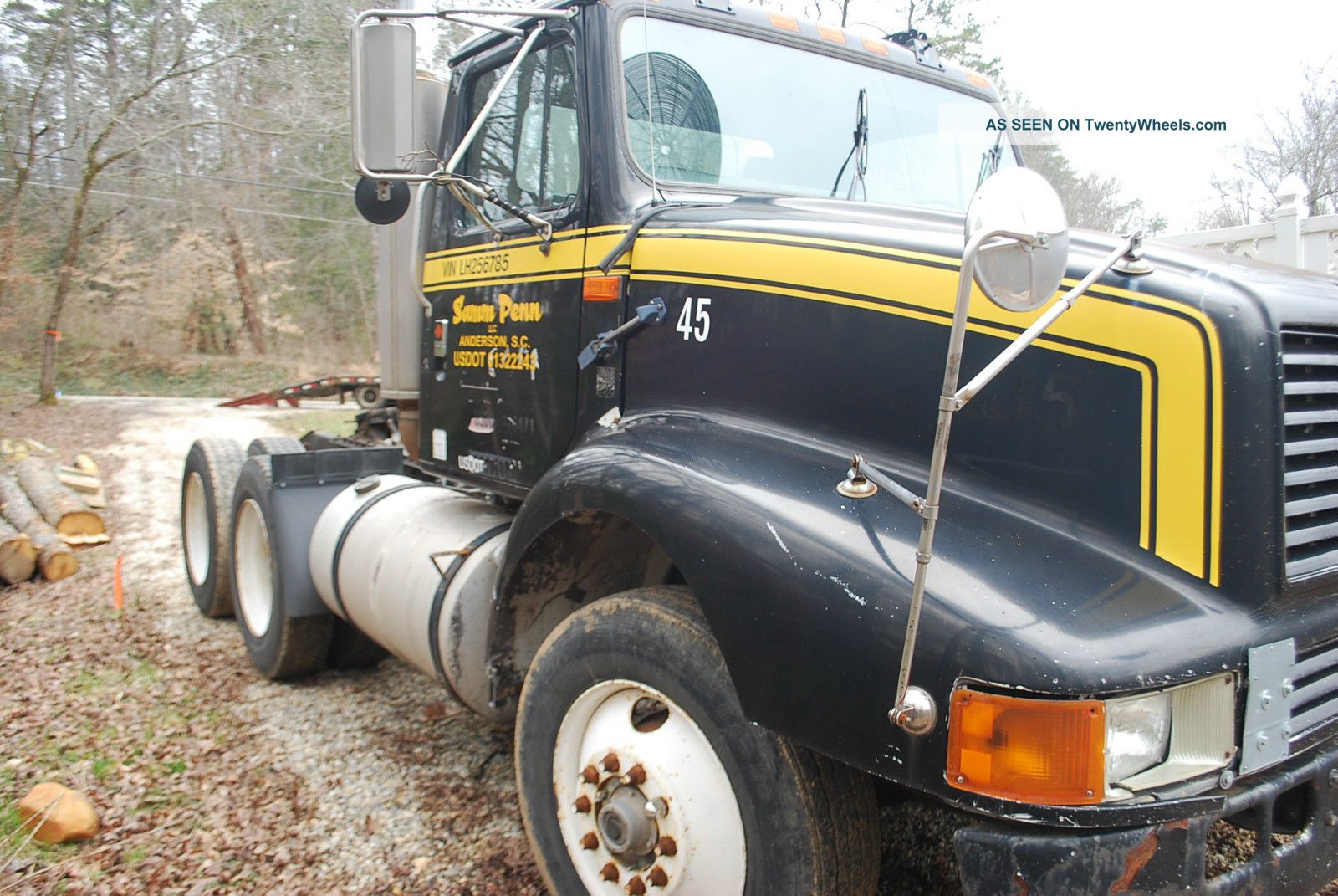 1990 International 8200 Daycab Semi Trucks photo