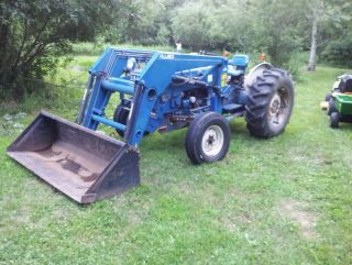 Ford 4600 Su Tractor With Loader photo