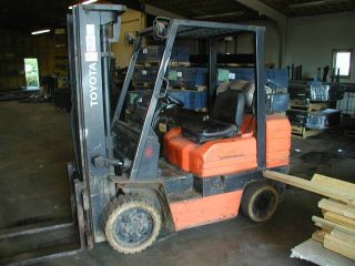 Toyota Forklift 6000 Lb Cushion Tire Only 2027 Hours Triple Mast Model 5fgc30 photo