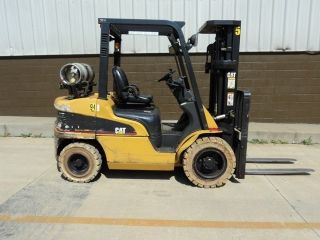Caterpillar Forklift With 6,  000lb Capacity,  With Only 3,  043hrs photo