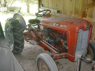 Ford 600 Farm Tractor All Allways Sheded photo