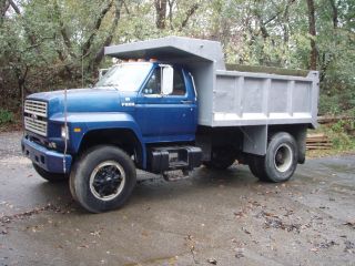 1987 Ford F - 800 photo