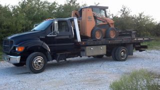 2000 Ford 650 photo