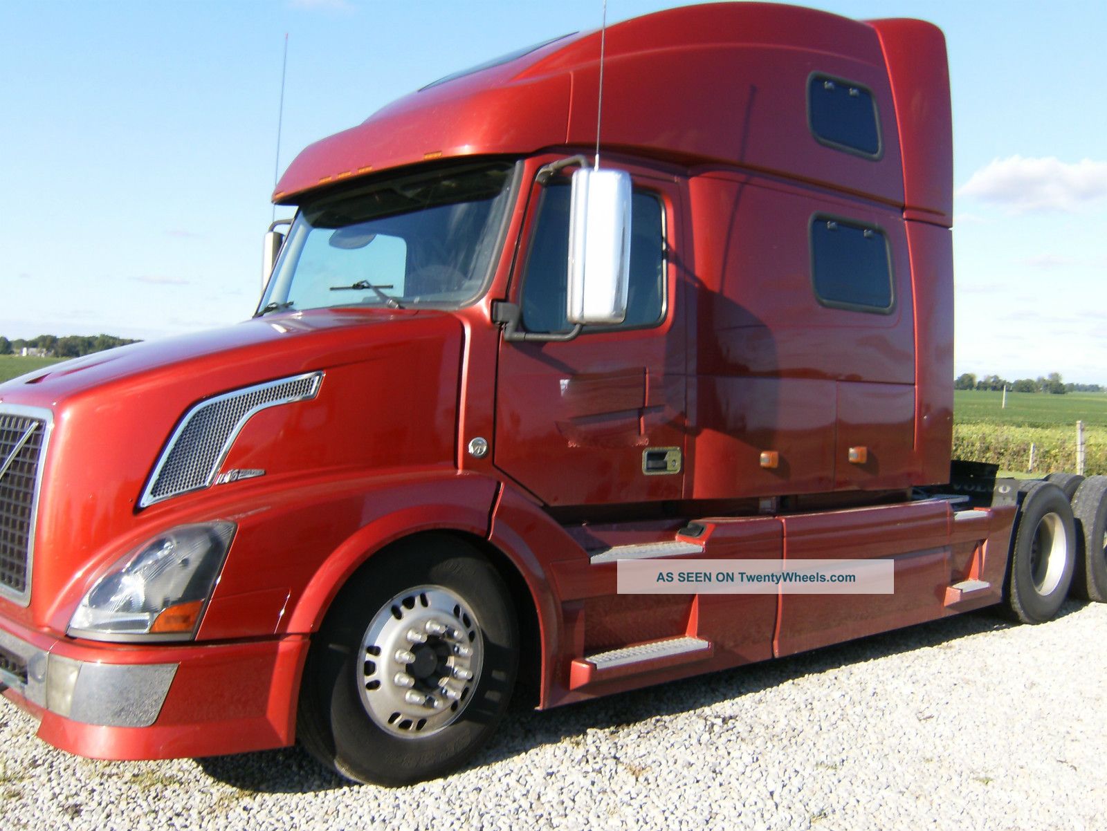 2007 Volvo 780 Sleeper Semi Trucks photo